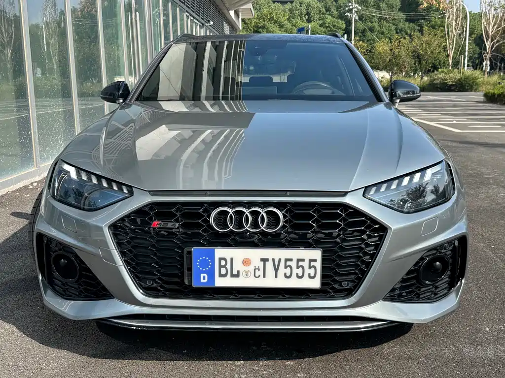 Audi RS 4 — фото 5