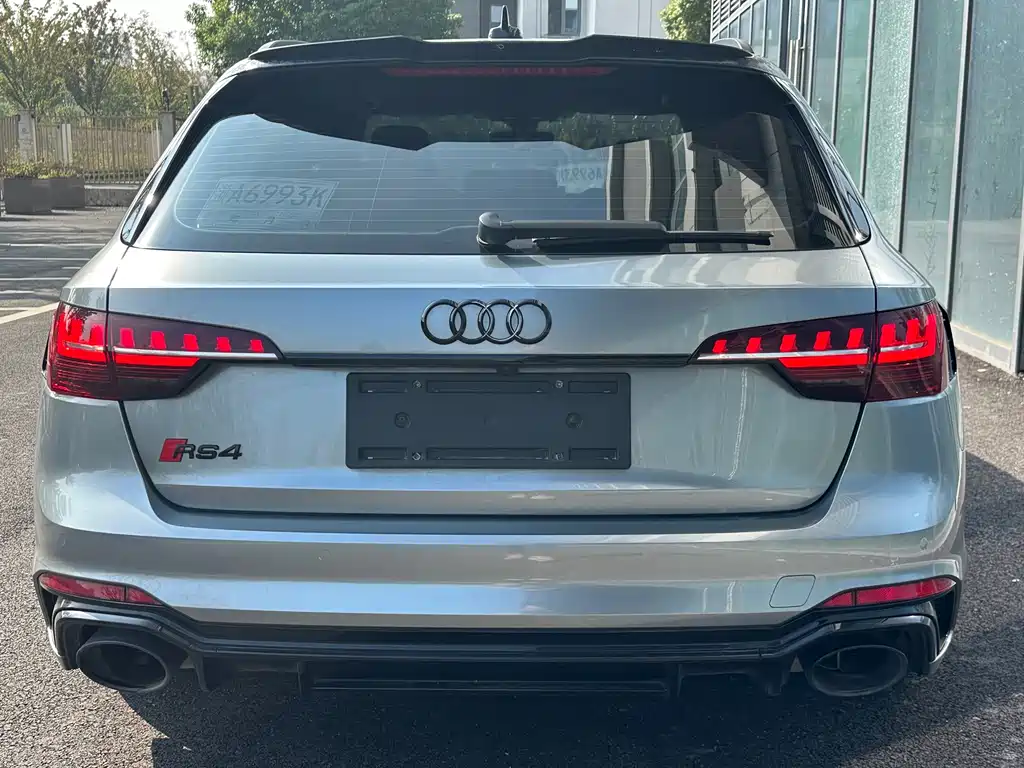 Audi RS 4 — фото 6