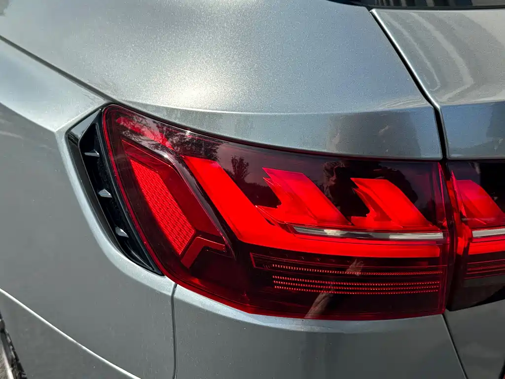 Audi RS 4 — фото 8