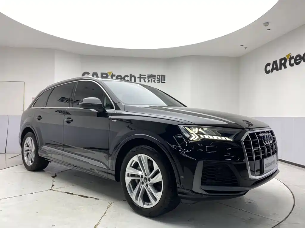 Audi Q7 — фото 2