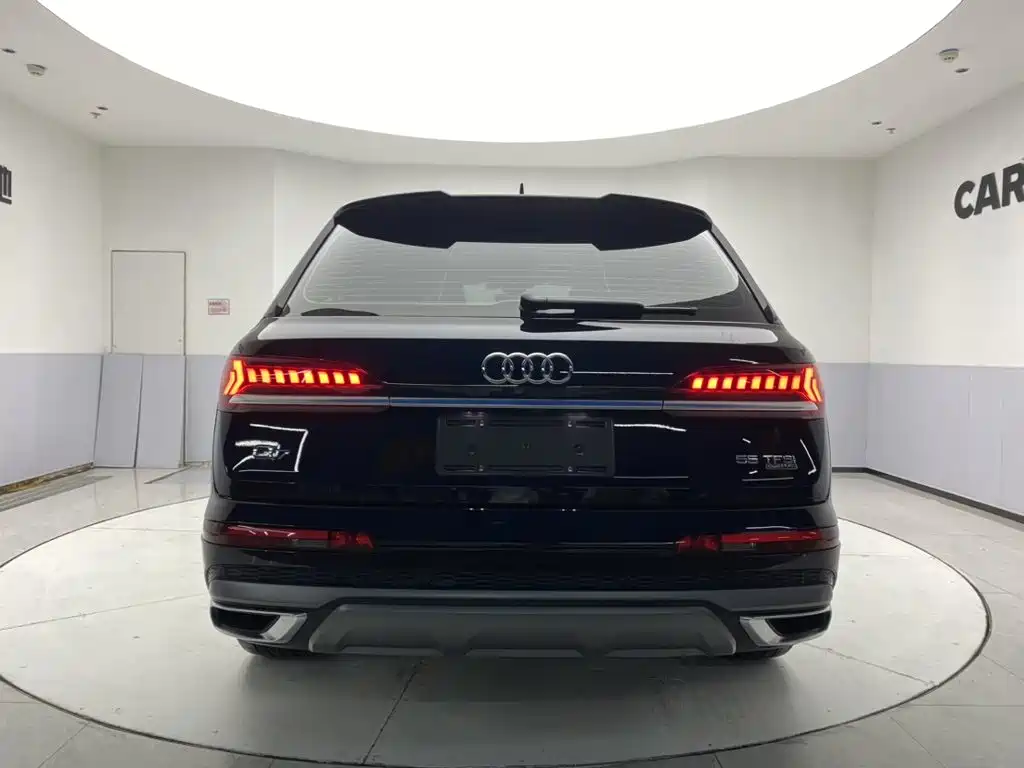 Audi Q7 — фото 6