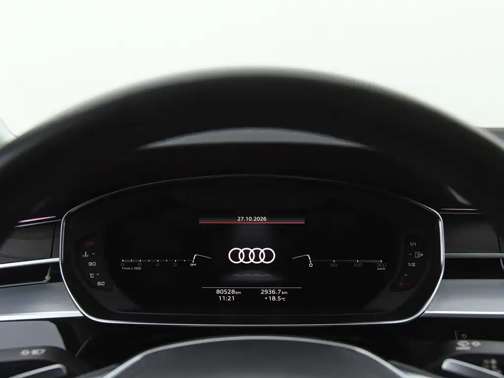Audi A8 — фото 9