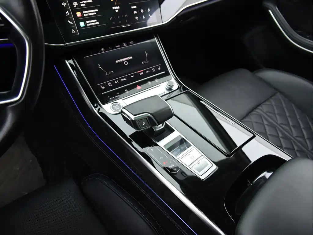 Audi A8 — фото 10