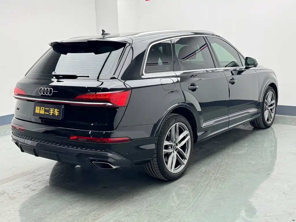 Audi Q7 — фото 5