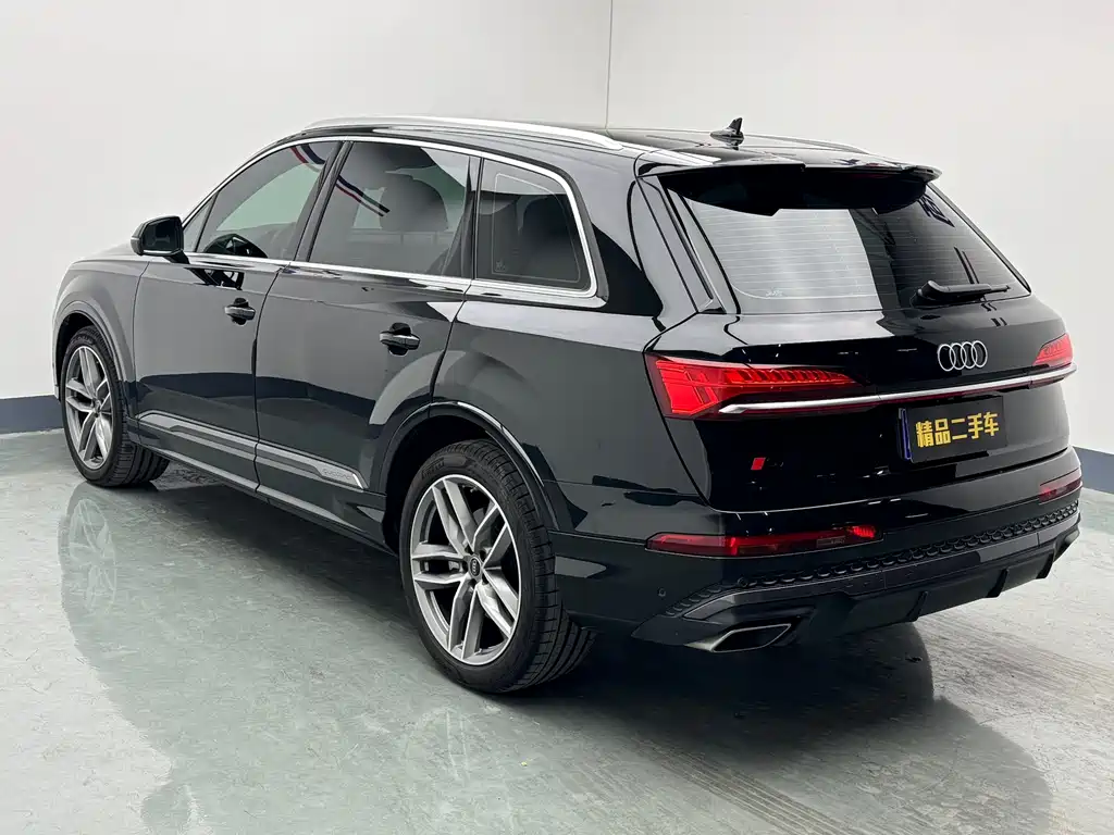 Audi Q7 — фото 6