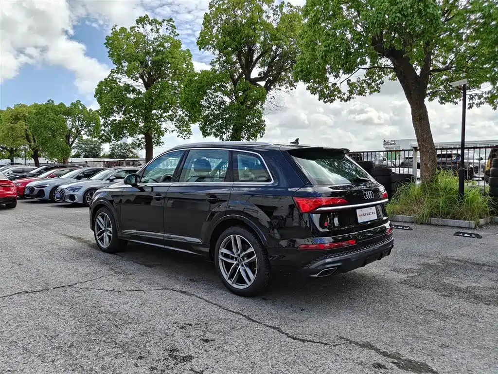 Audi Q7 — фото 4