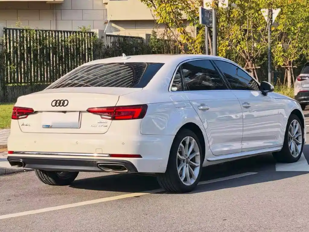 Audi A4L — фото 6
