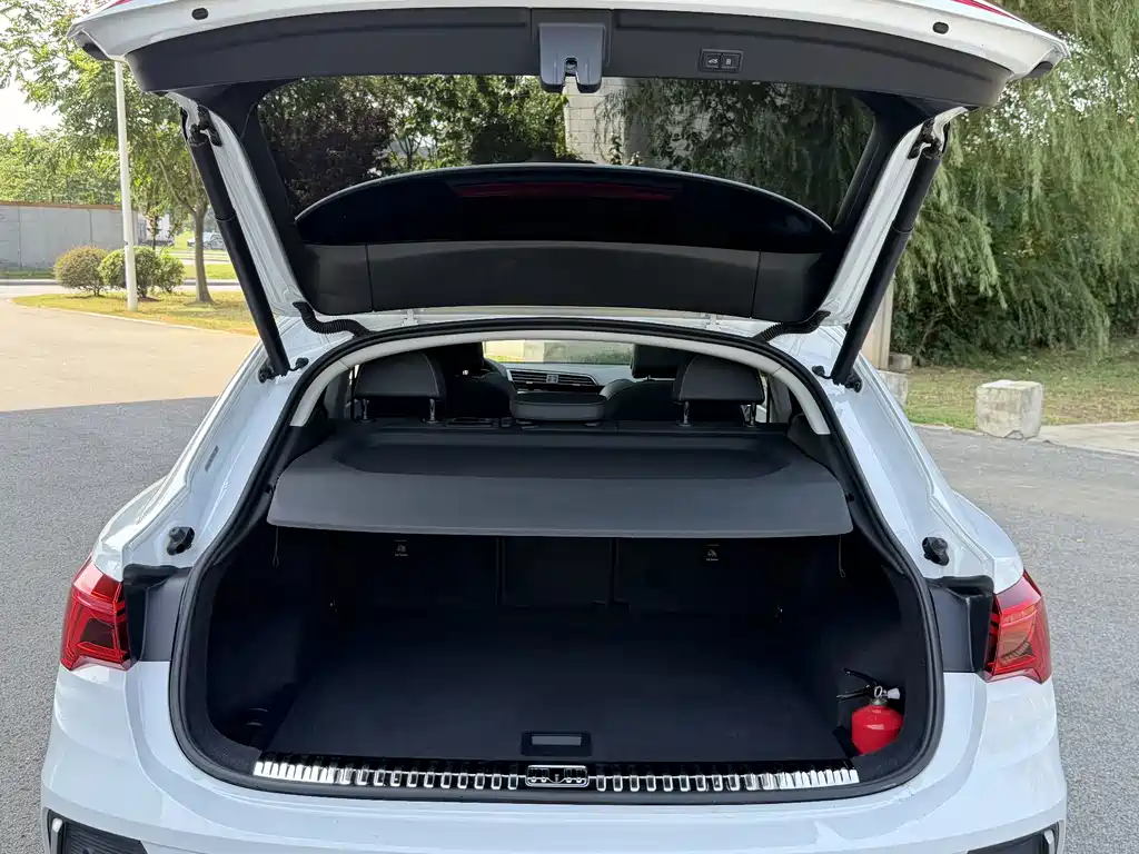 Audi Q3 Sportback — фото 14