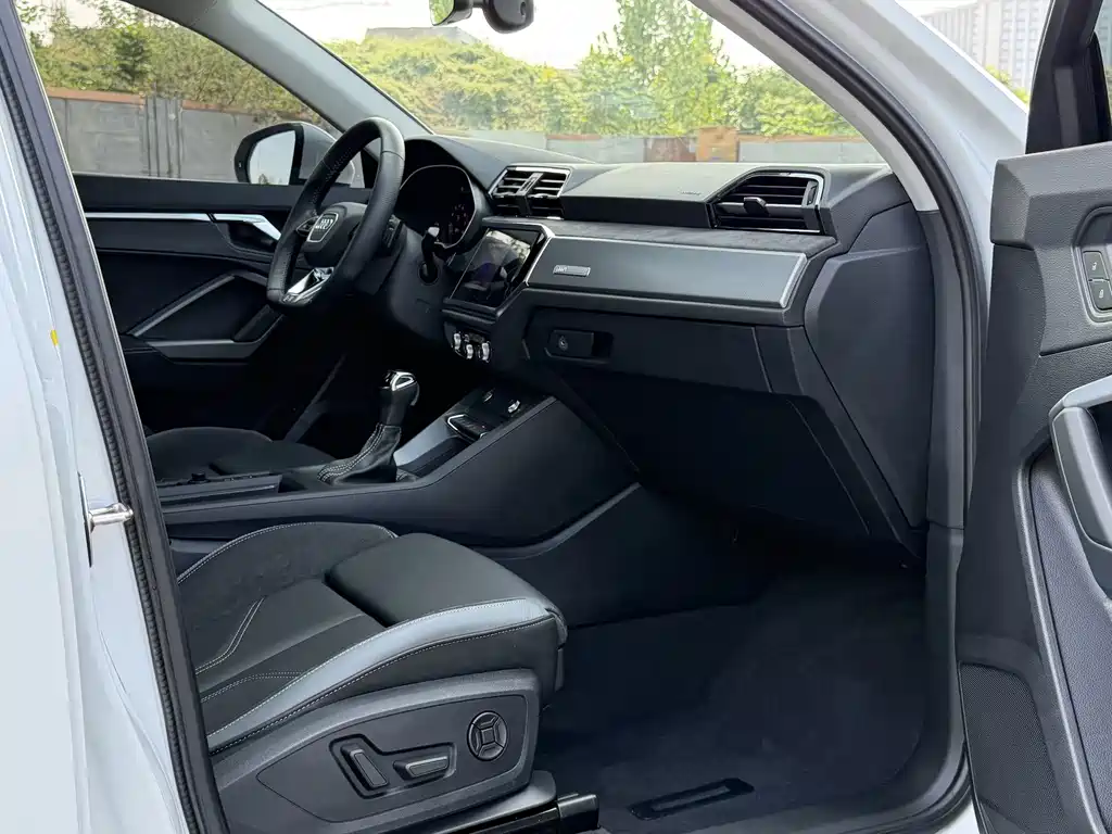Audi Q3 Sportback — фото 10