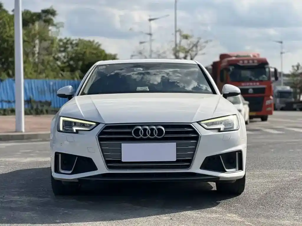 Audi A4L — фото 2