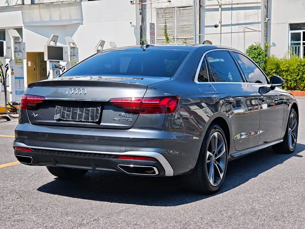 Audi A4L — фото 5