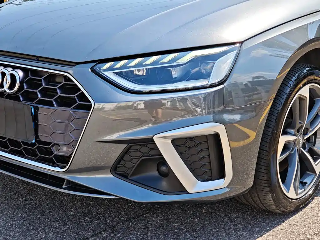 Audi A4L — фото 9