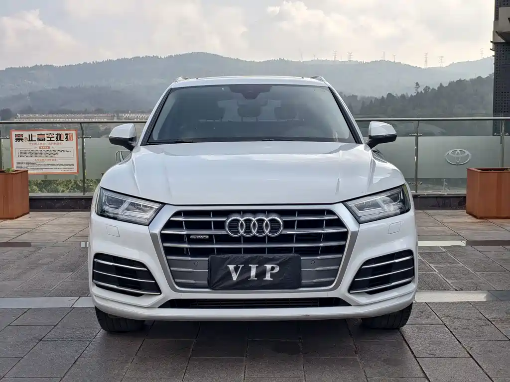 Audi Q5L — фото 2