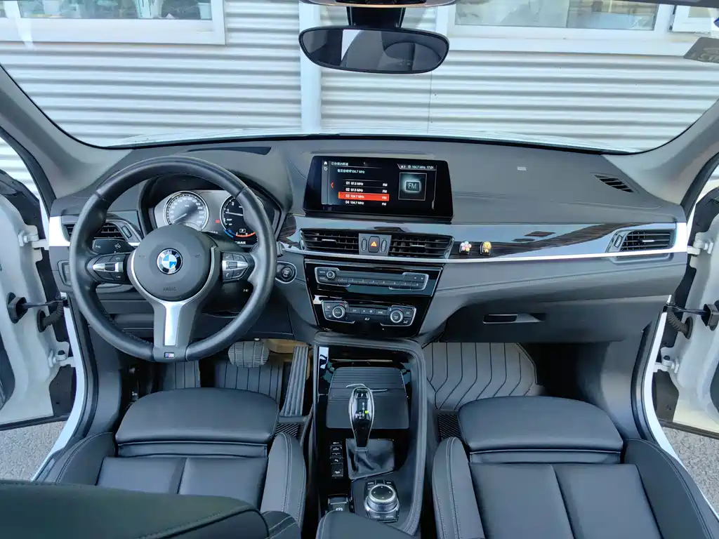 BMW X1 — фото 10
