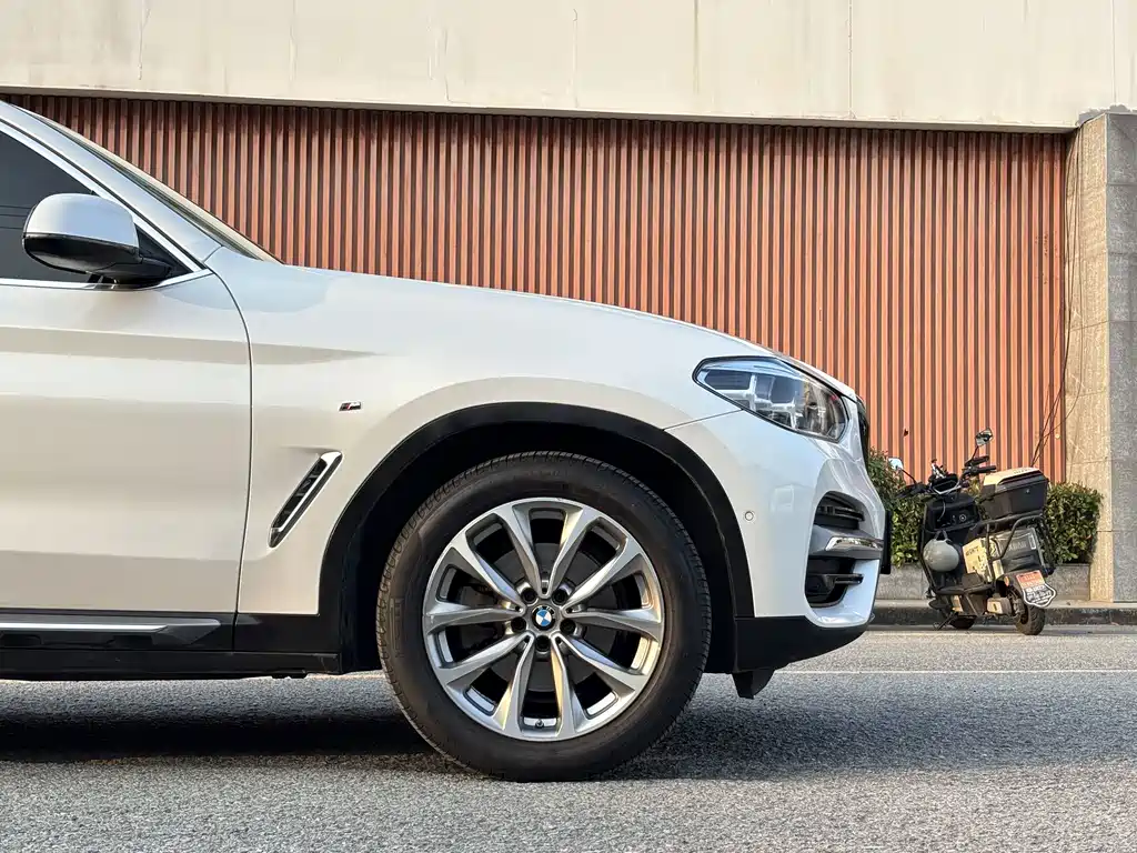 BMW X3 — фото 8