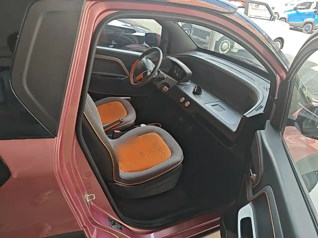 Baojun E100 — фото 25
