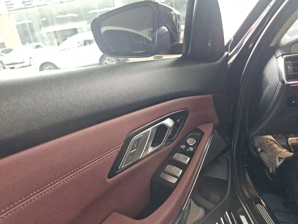 BMW 3 Series — фото 14