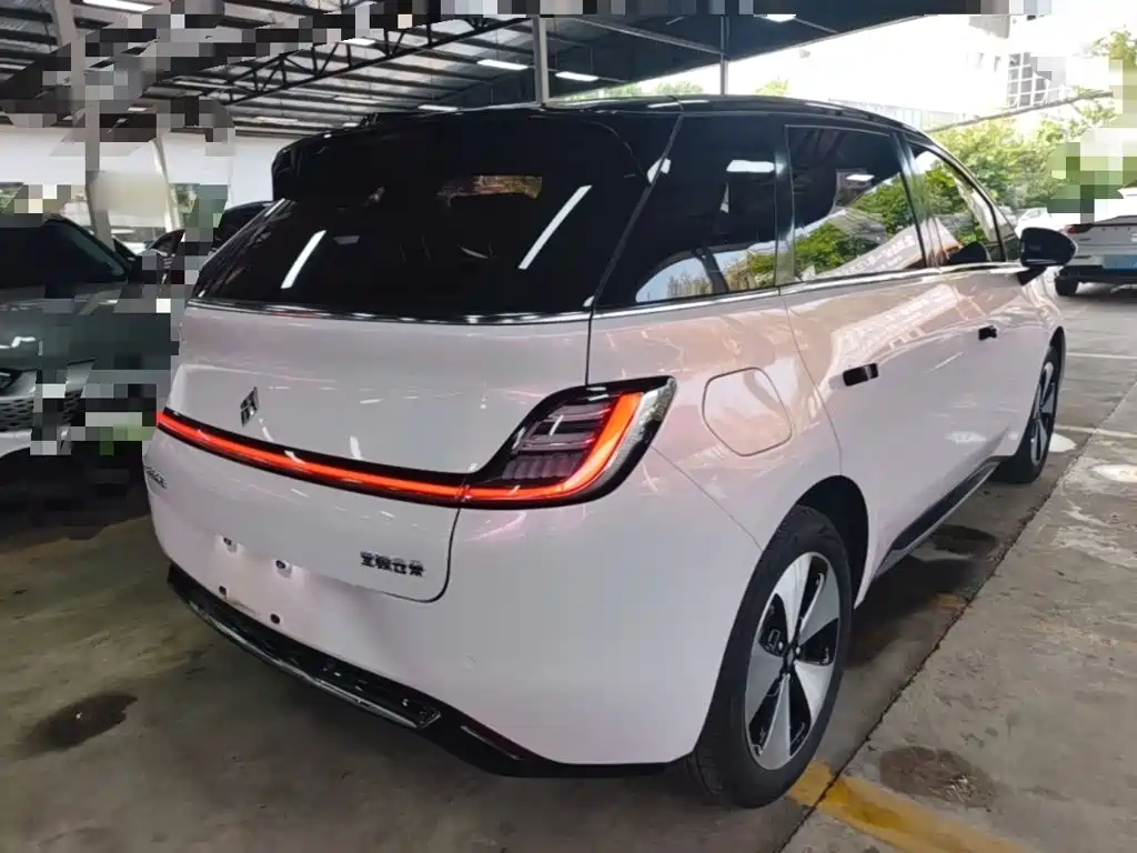 Baojun Yunduo — фото 7