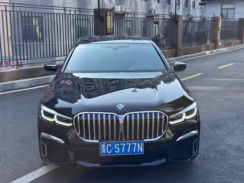 BMW 7 Series — фото 2