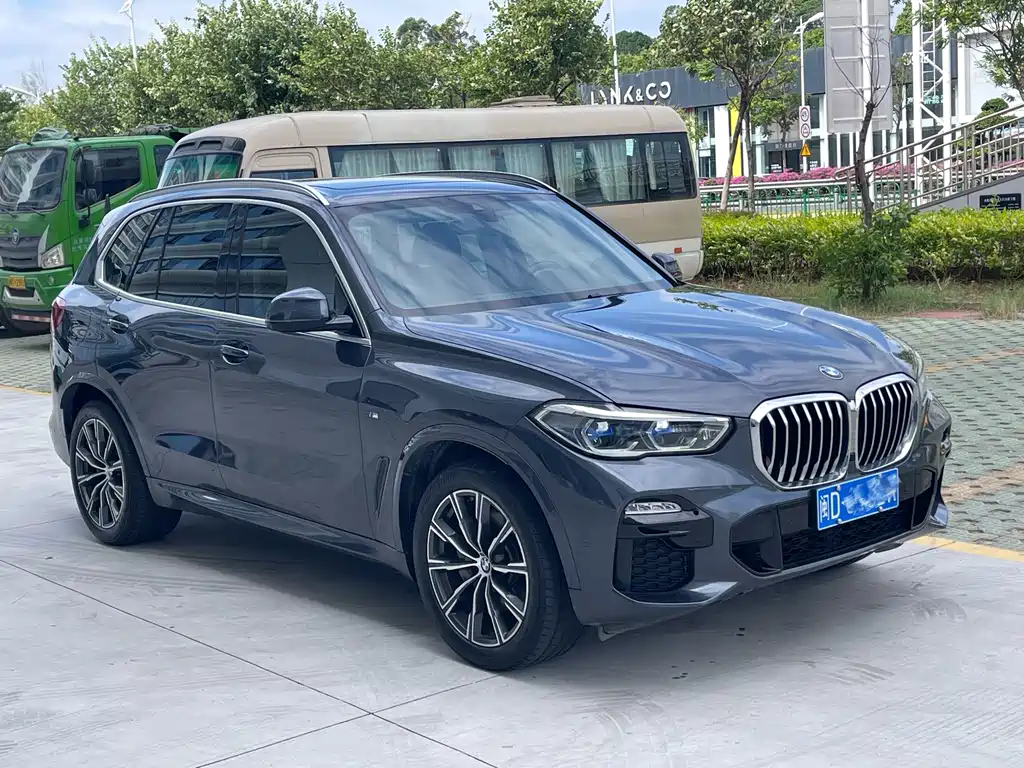 BMW X5 (Import) — фото 3