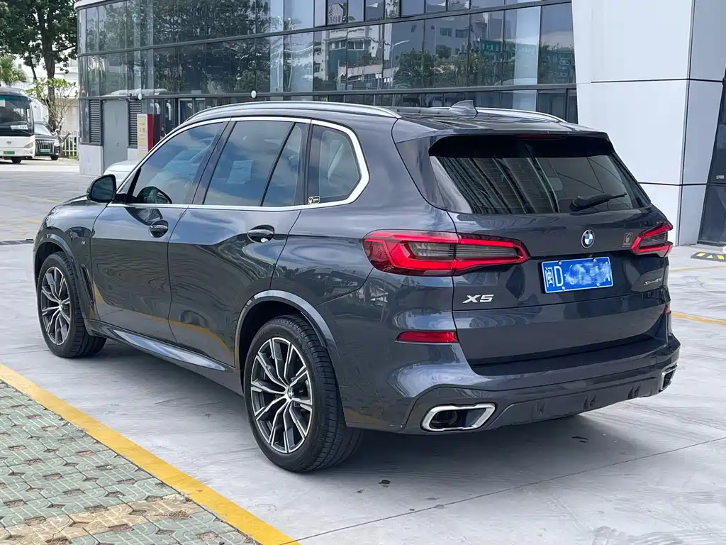 BMW X5 (Import) — фото 6