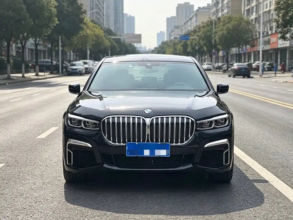 BMW 7 Series — фото 2