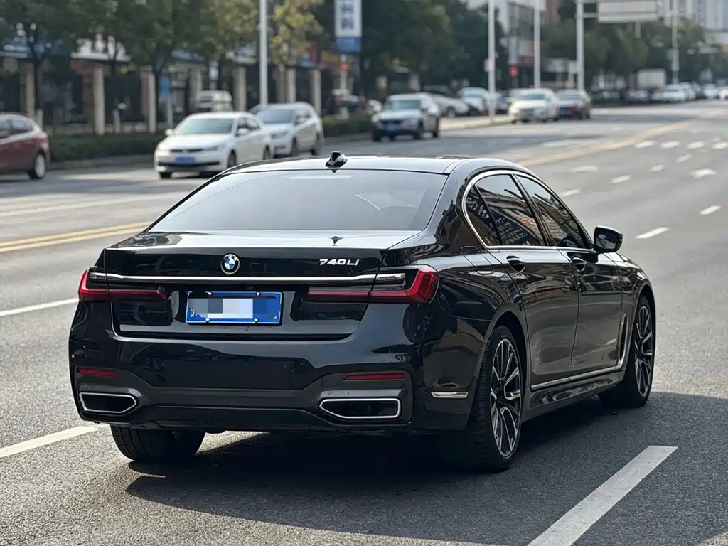 BMW 7 Series — фото 4