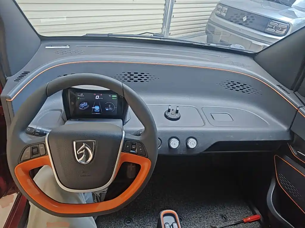 Baojun E100 — фото 10