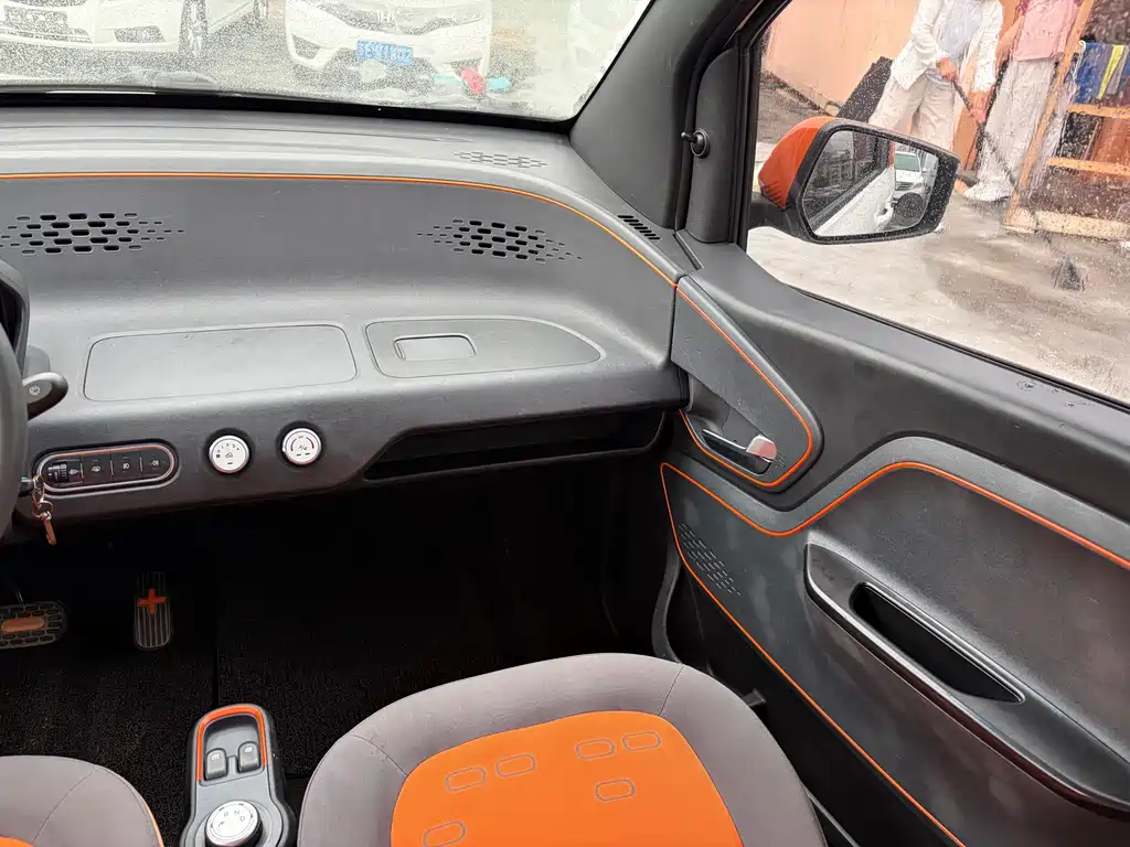 Baojun E100 — фото 13