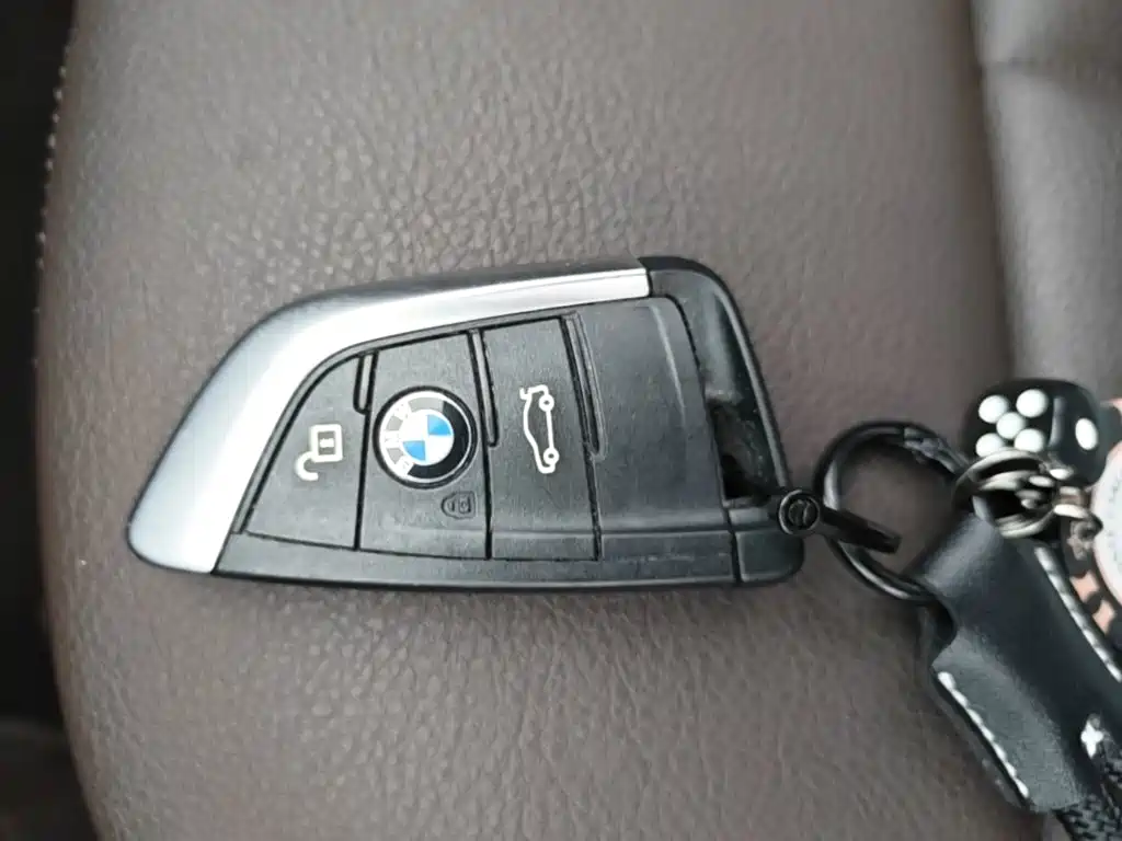 BMW X1 — фото 8