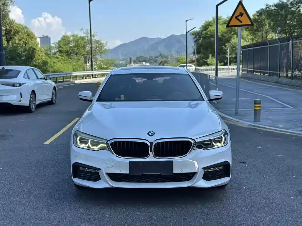 BMW 5 Series — фото 2