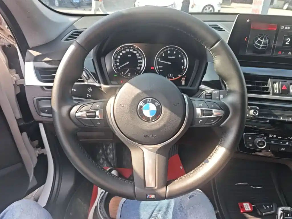 BMW X1 — фото 10