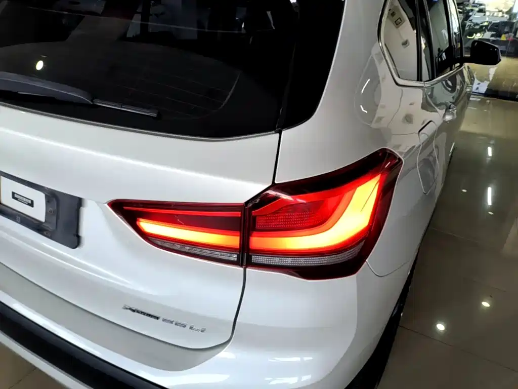 BMW X1 — фото 7