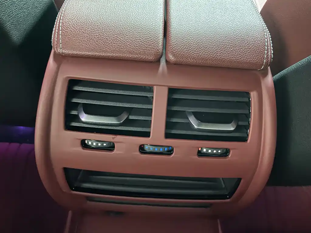BMW 5 Series — фото 13