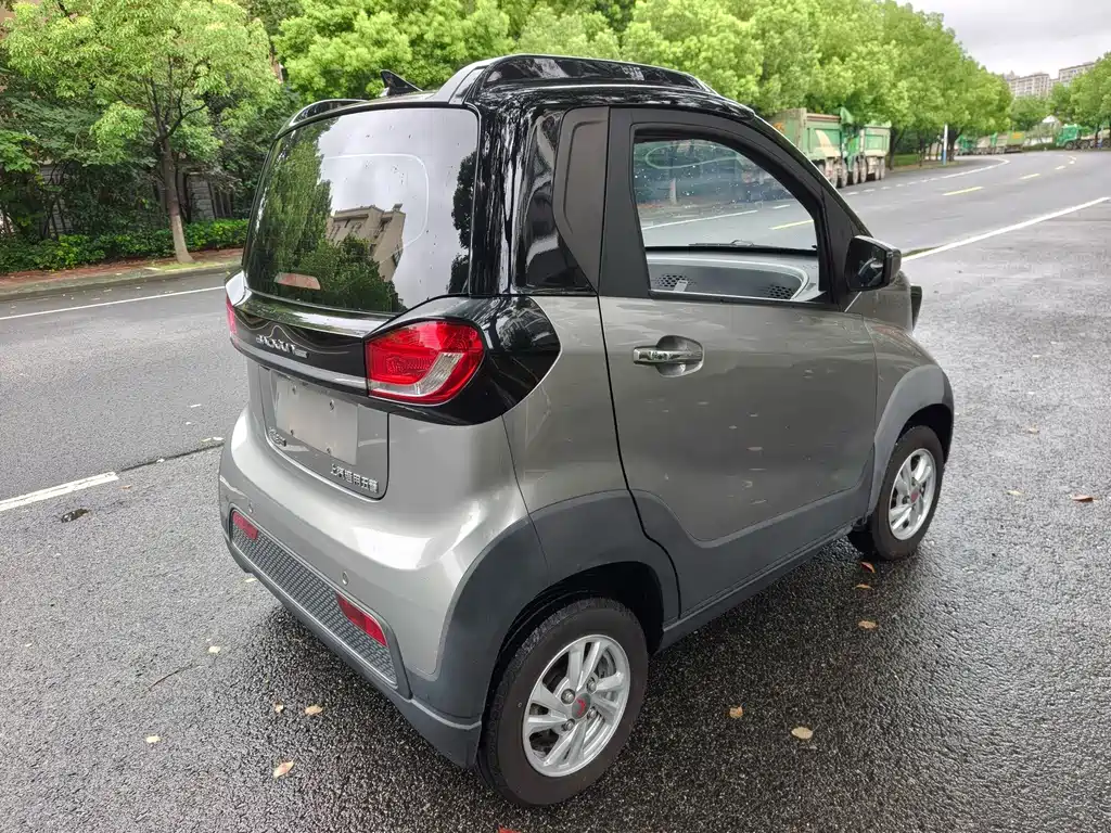 Baojun E100 — фото 10