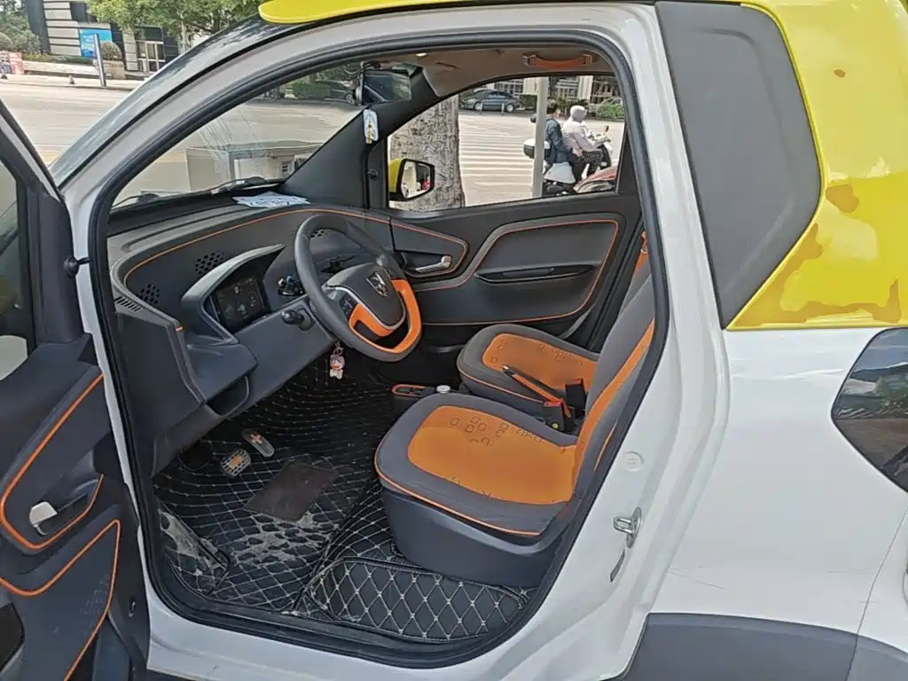 Baojun E100 — фото 15