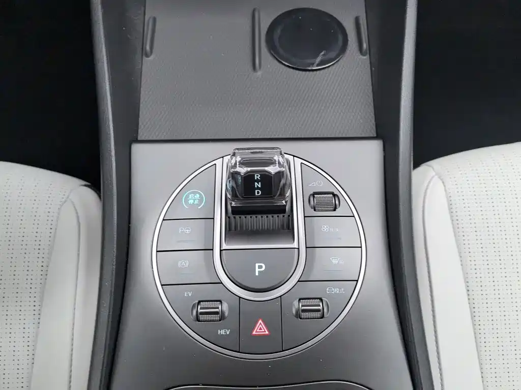 BYD Seal 05 DM-i — фото 13