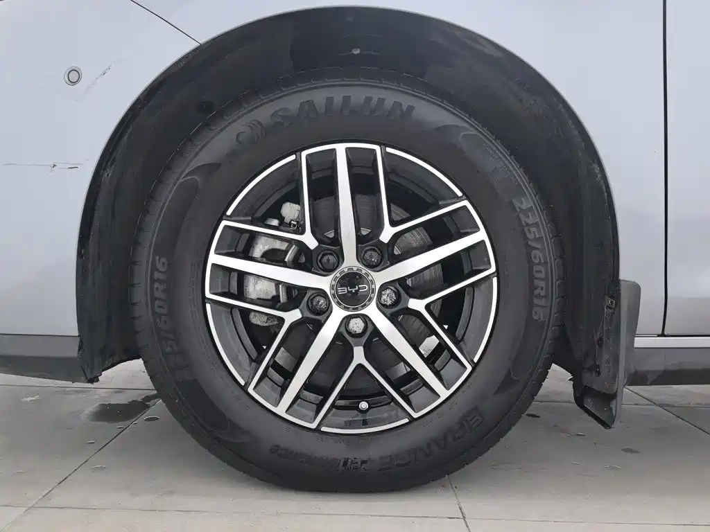 BYD Seal 05 DM-i — фото 17
