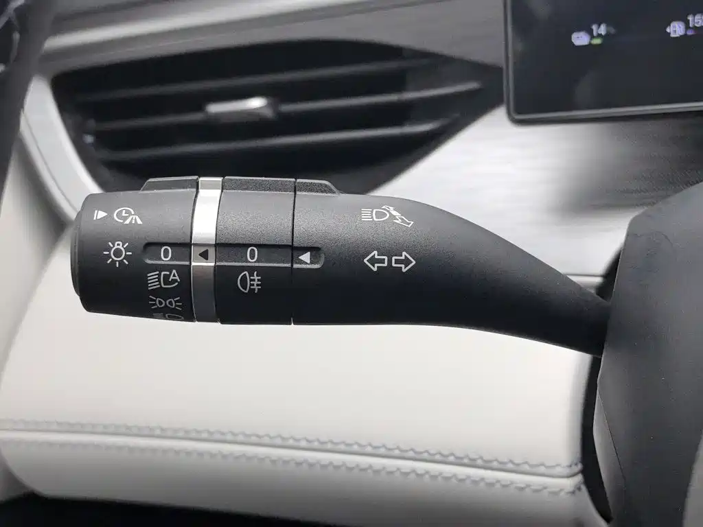 BYD Seal 05 DM-i — фото 21