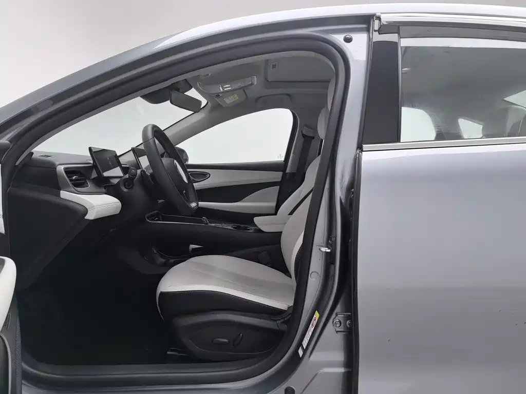 BYD Seal 05 DM-i — фото 10