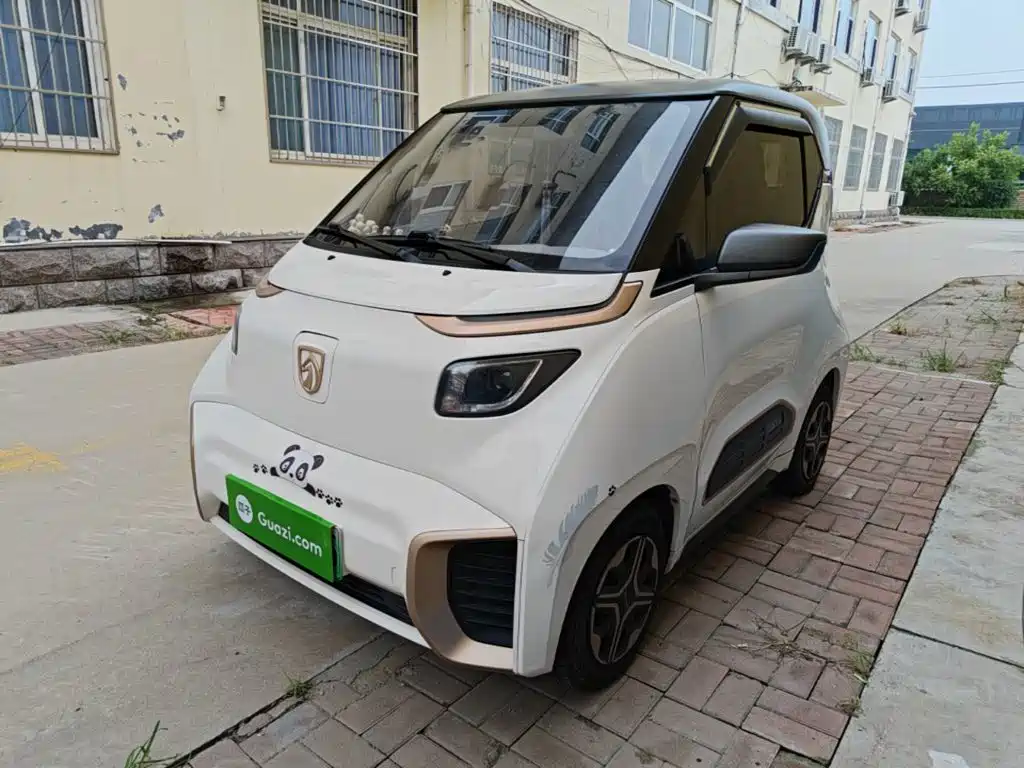 Baojun E200