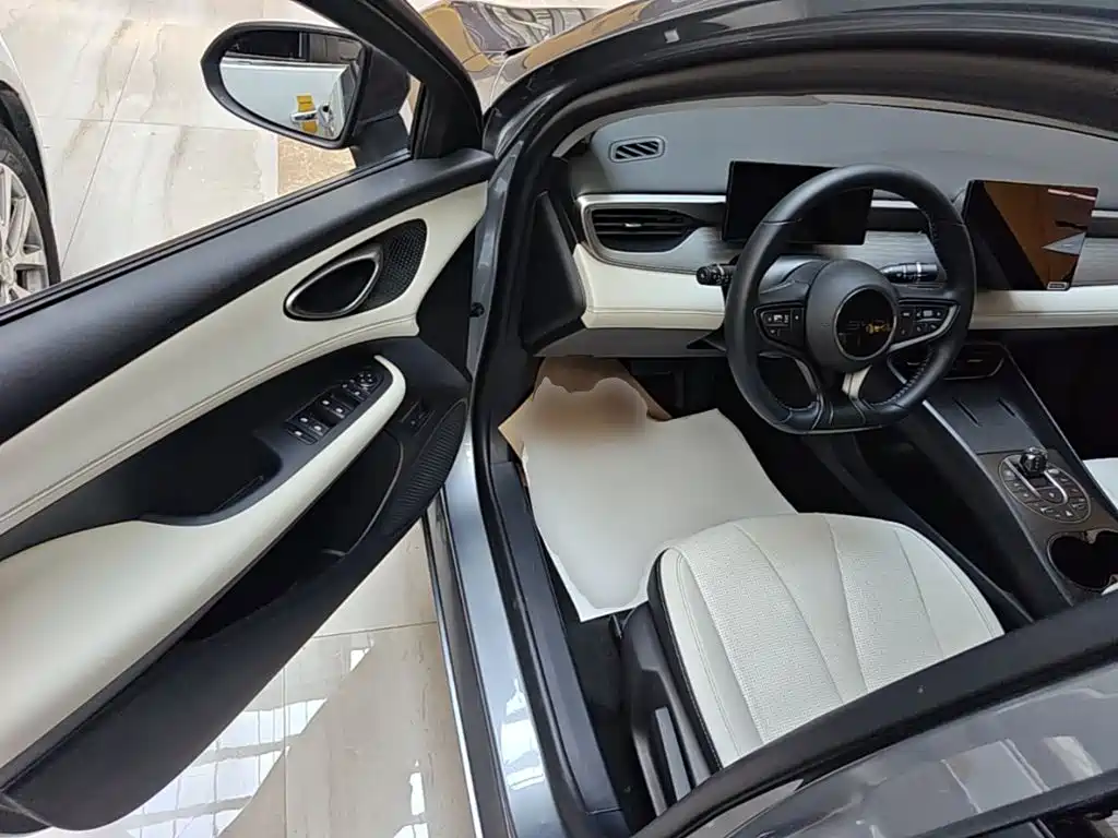 BYD Seal 05 DM-i — фото 15