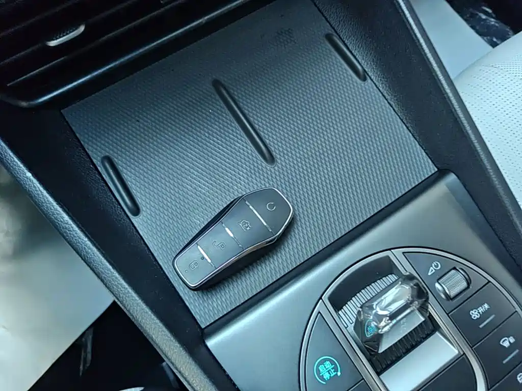 BYD Seal 05 DM-i — фото 8