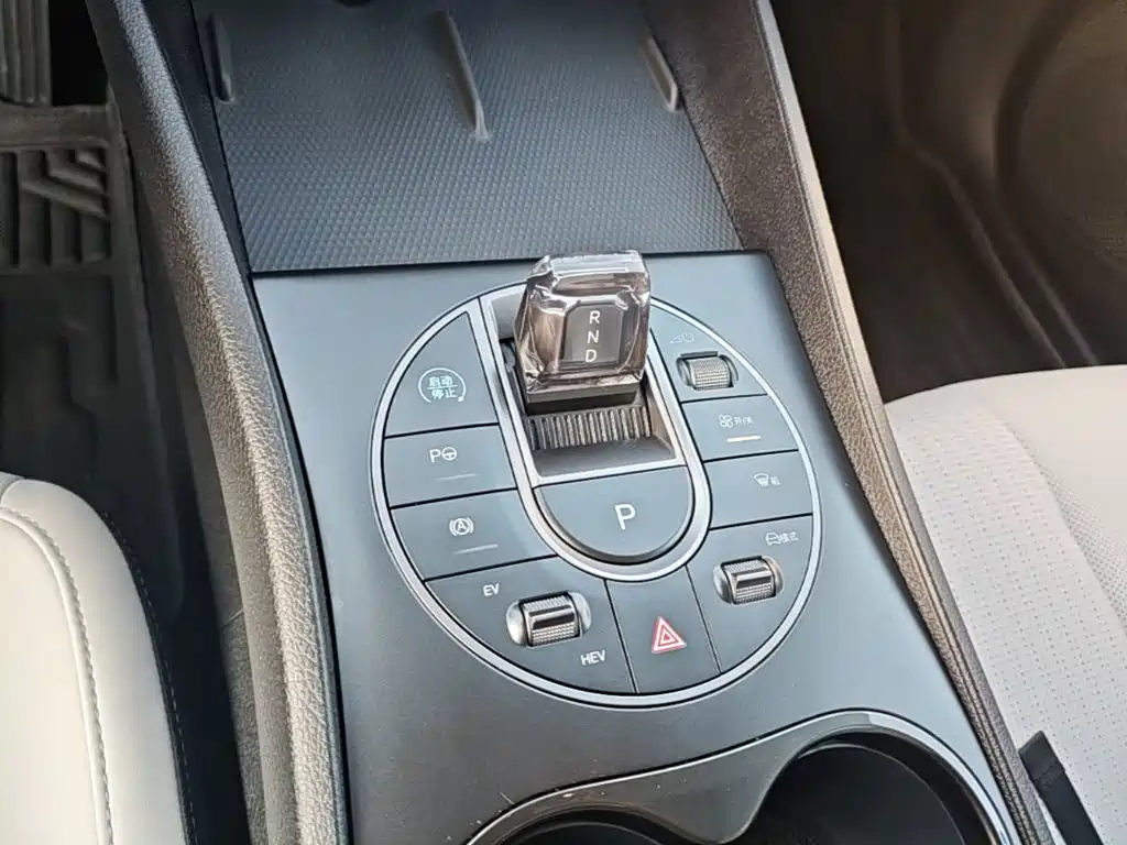 BYD Seal 05 DM-i — фото 13