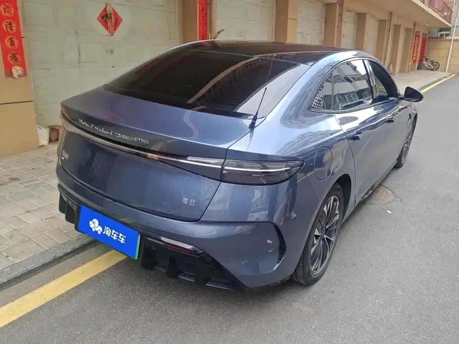 BYD Seal — фото 3