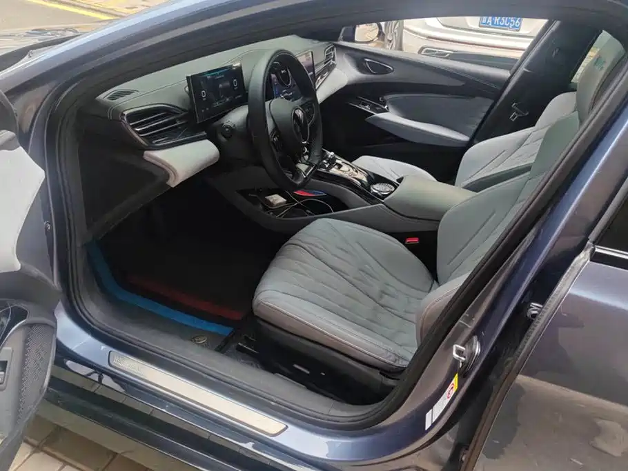 BYD Seal — фото 9