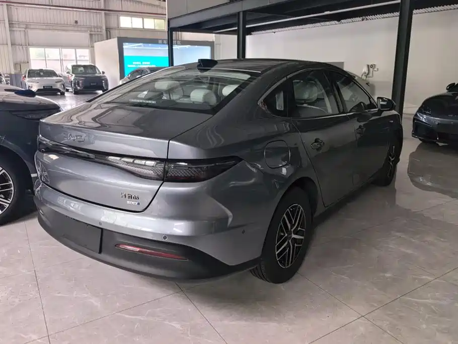 BYD Seal 05 DM-i — фото 3