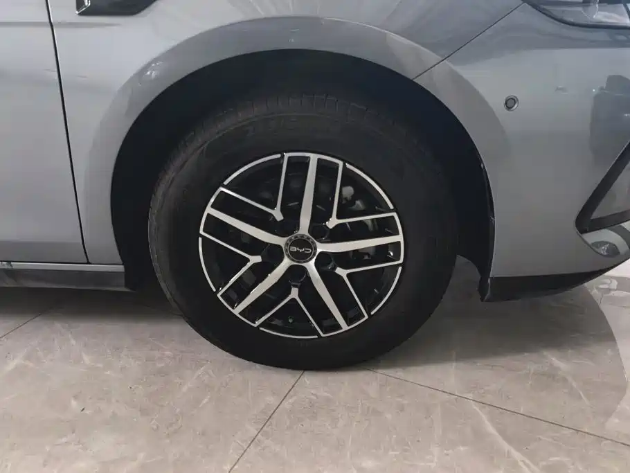 BYD Seal 05 DM-i — фото 6
