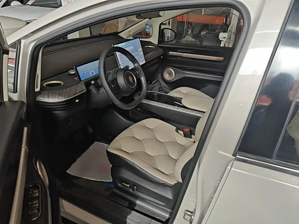 Baojun Yunduo — фото 15
