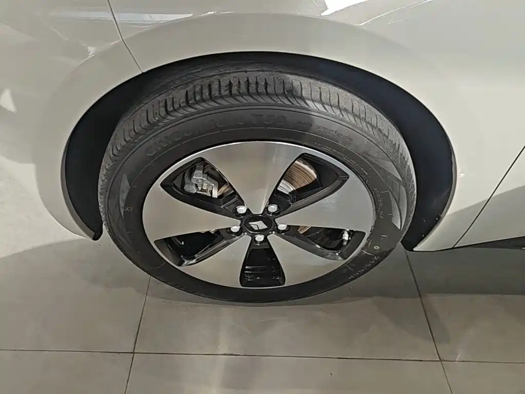 Baojun Yunduo — фото 23